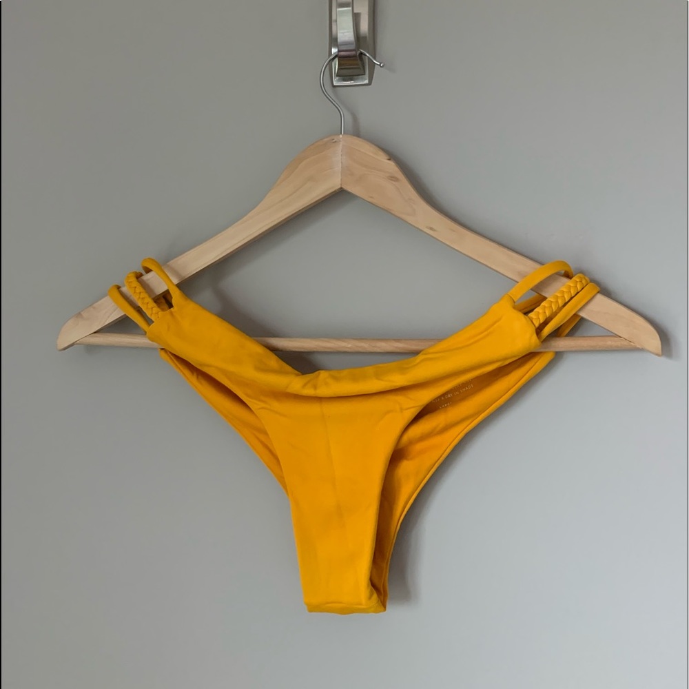 Midori Cheeky Mango Bottom